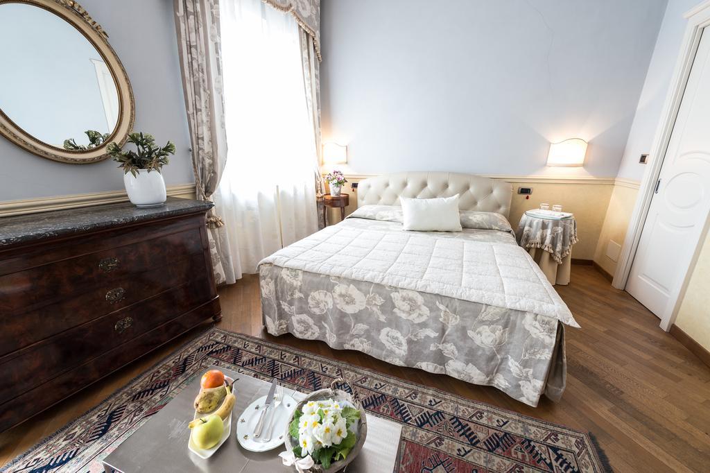 Ristorante Albergo Ca' Vittoria Tigliole Cameră foto
